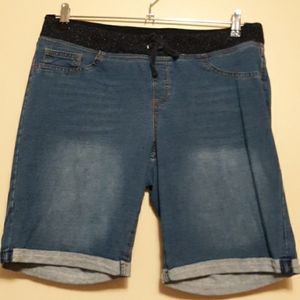 Girls plus Bermuda shorts